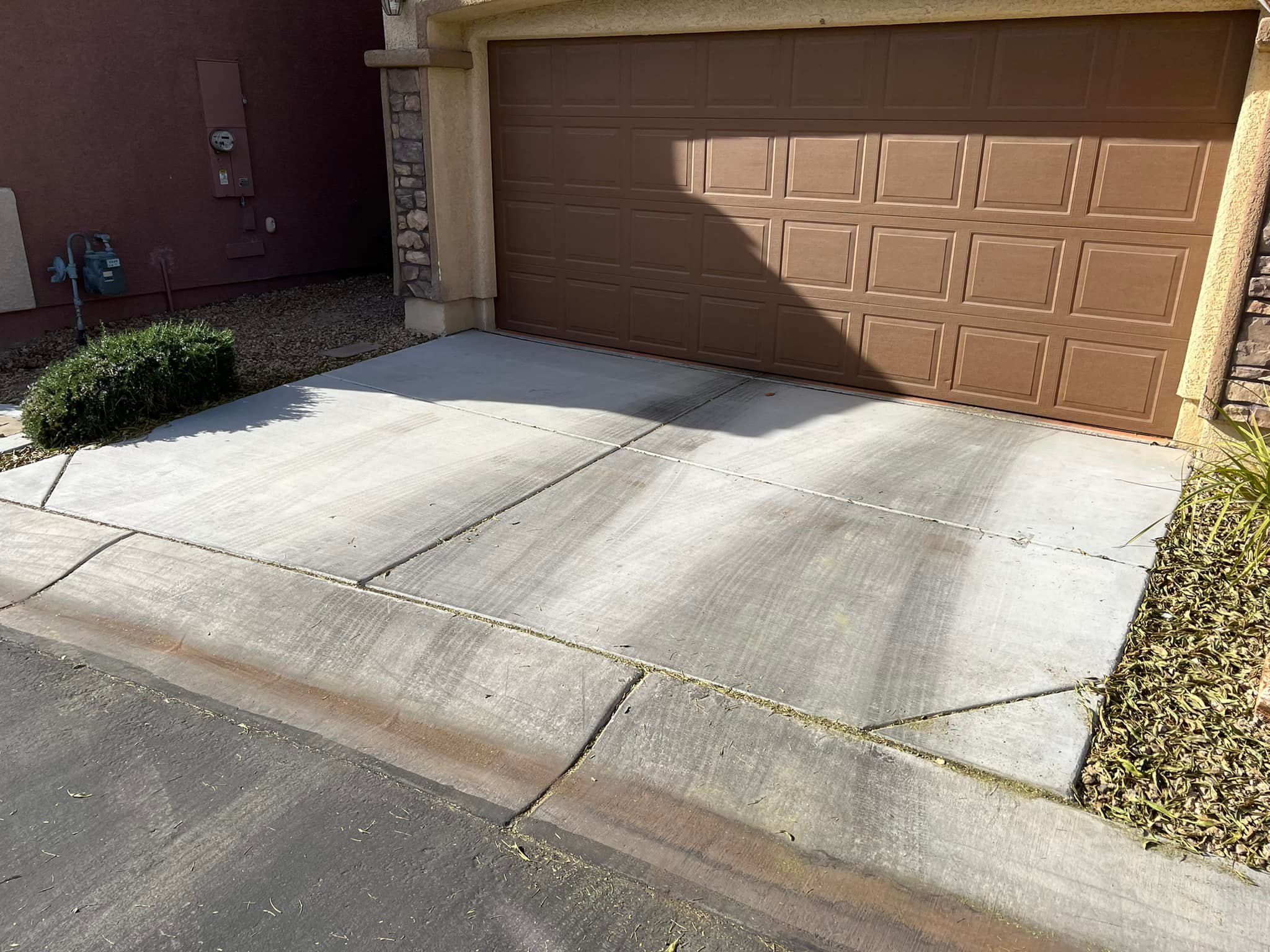 Concrete driveway before restoration